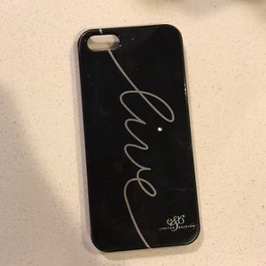 A black iPhone 5 case